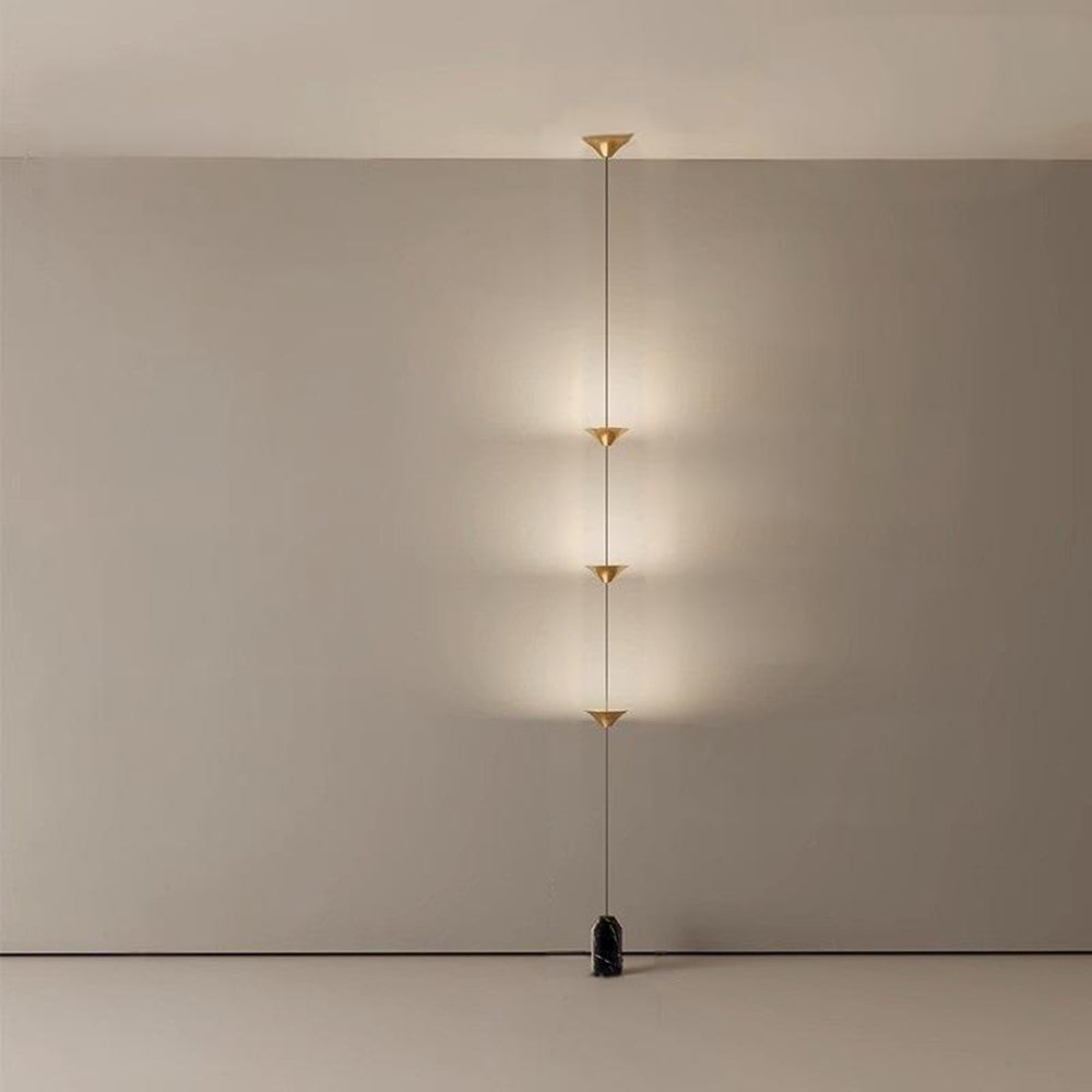 Sculpturale Hanglamp met Drie Conische Kappen Natuurstenen Voetstuk LED Warm Licht Modern Design Woonkamer | Sansoti