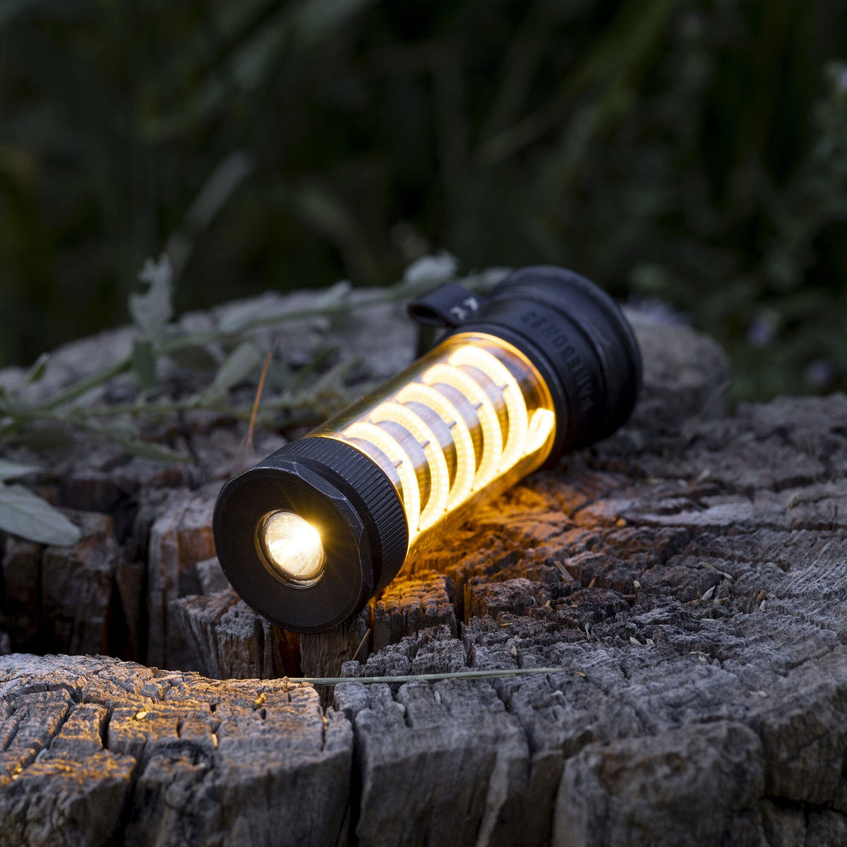 Multifunctional LED Lantern with USB-C Charging and 7 Light Modes – Compact Camping Lamp and Flashlight in One – Rechargeable – With Carry Strap – Ideal for Outdoor, Camping and Emergencies | Sansoti