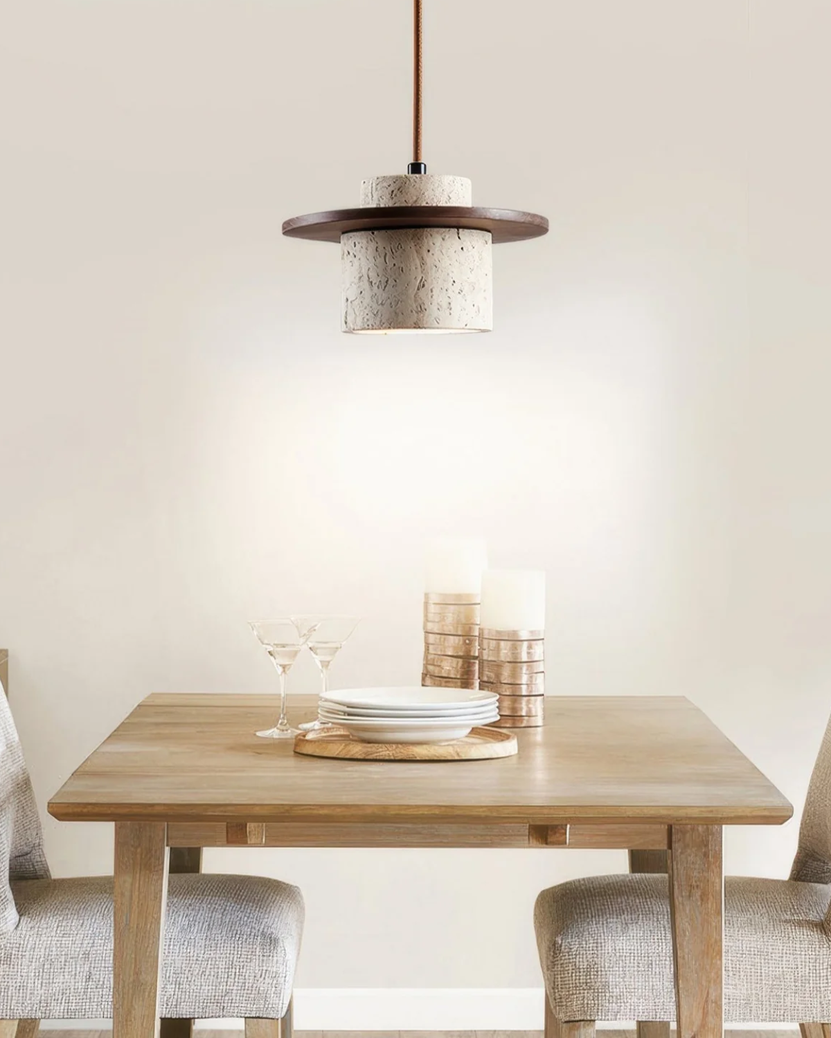 Suspension en pierre naturelle travertin avec accent noyer design moderne | Sansoti