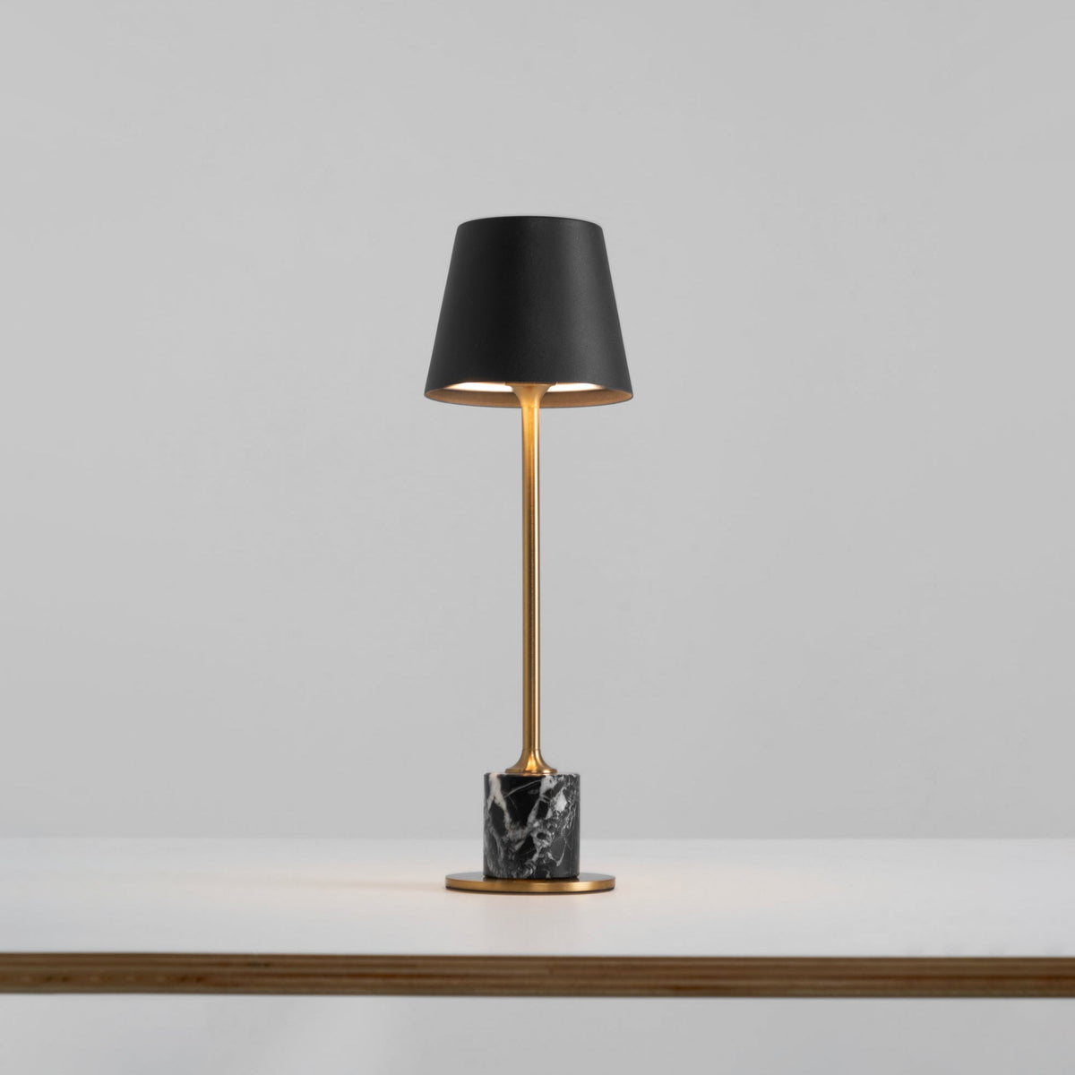 Portable Mini Table Lamp on Battery with Marble Base Ø10cm | Sansoti