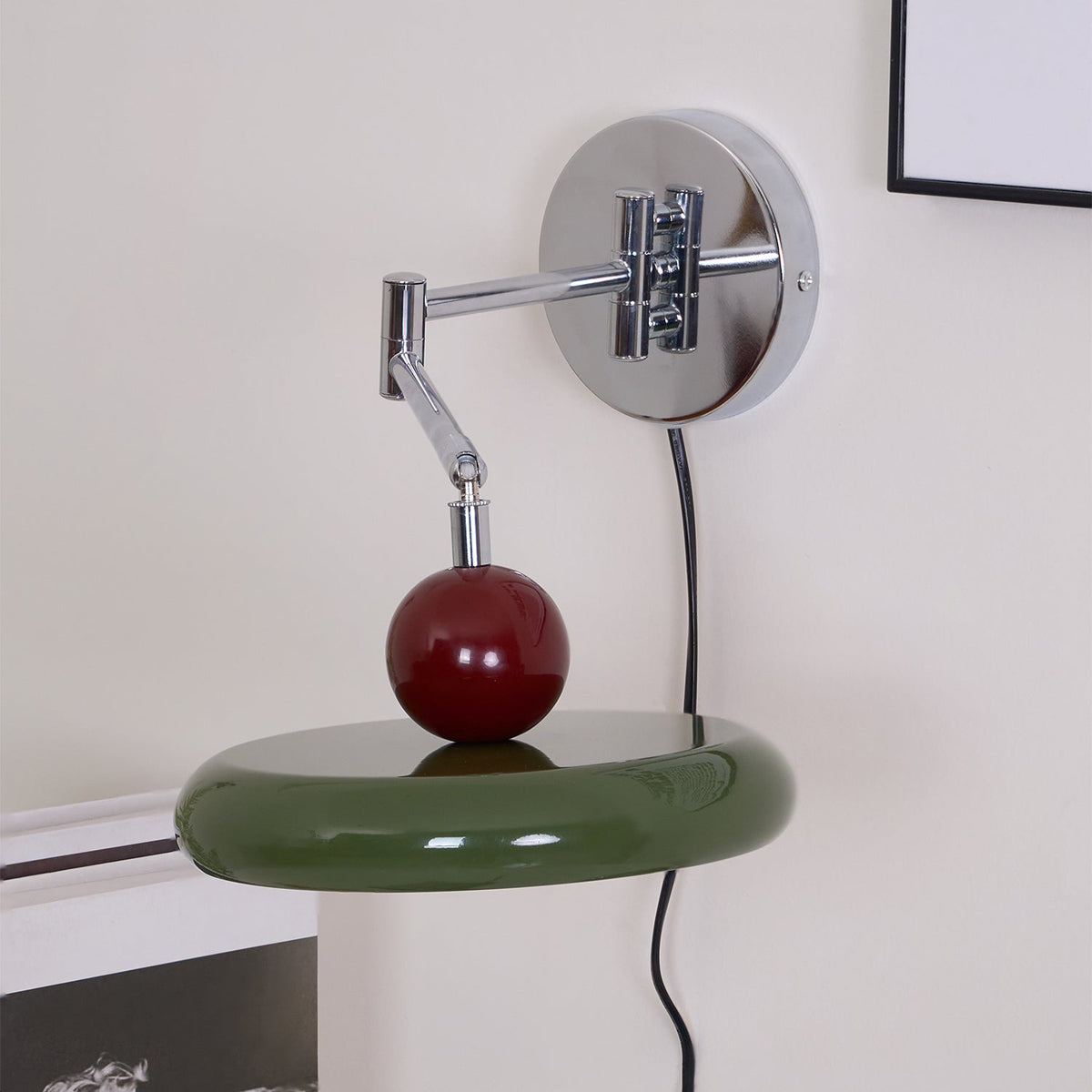 Round Plug-In Wall Light – Scandinavian Design with Integrated LED and 3 Color Temperatures | Sansoti