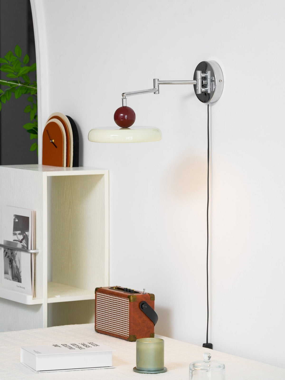 Round Plug-In Wall Light – Scandinavian Design with Integrated LED and 3 Color Temperatures | Sansoti
