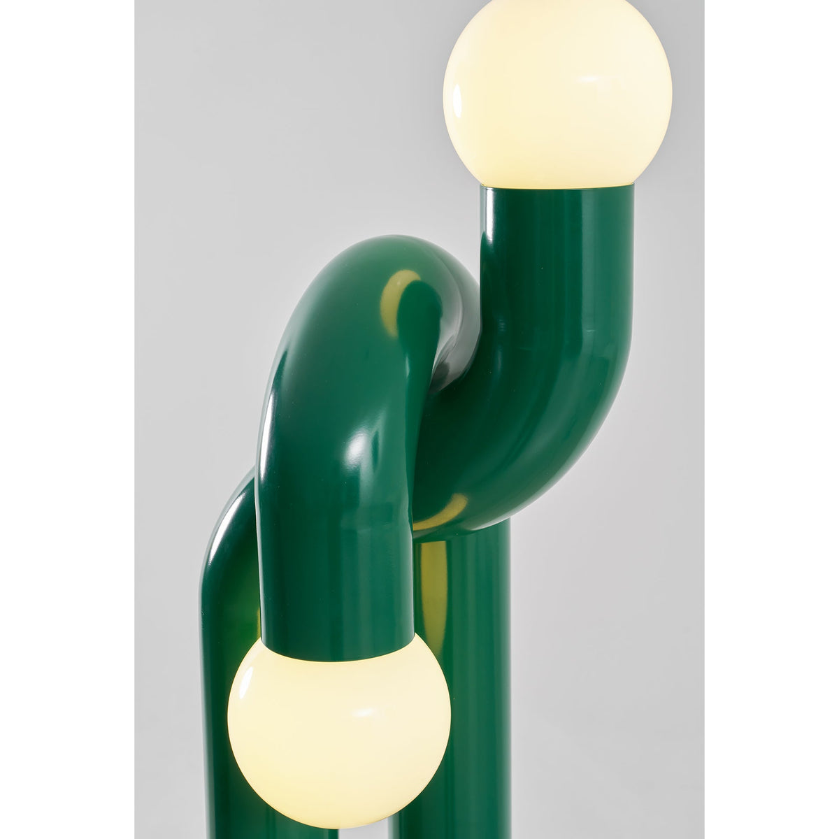 Moderne Steh-Bogenlampe mit zwei Glaskugeln – dekorative Doppelbeleuchtung für Wohnzimmer | Sansoti