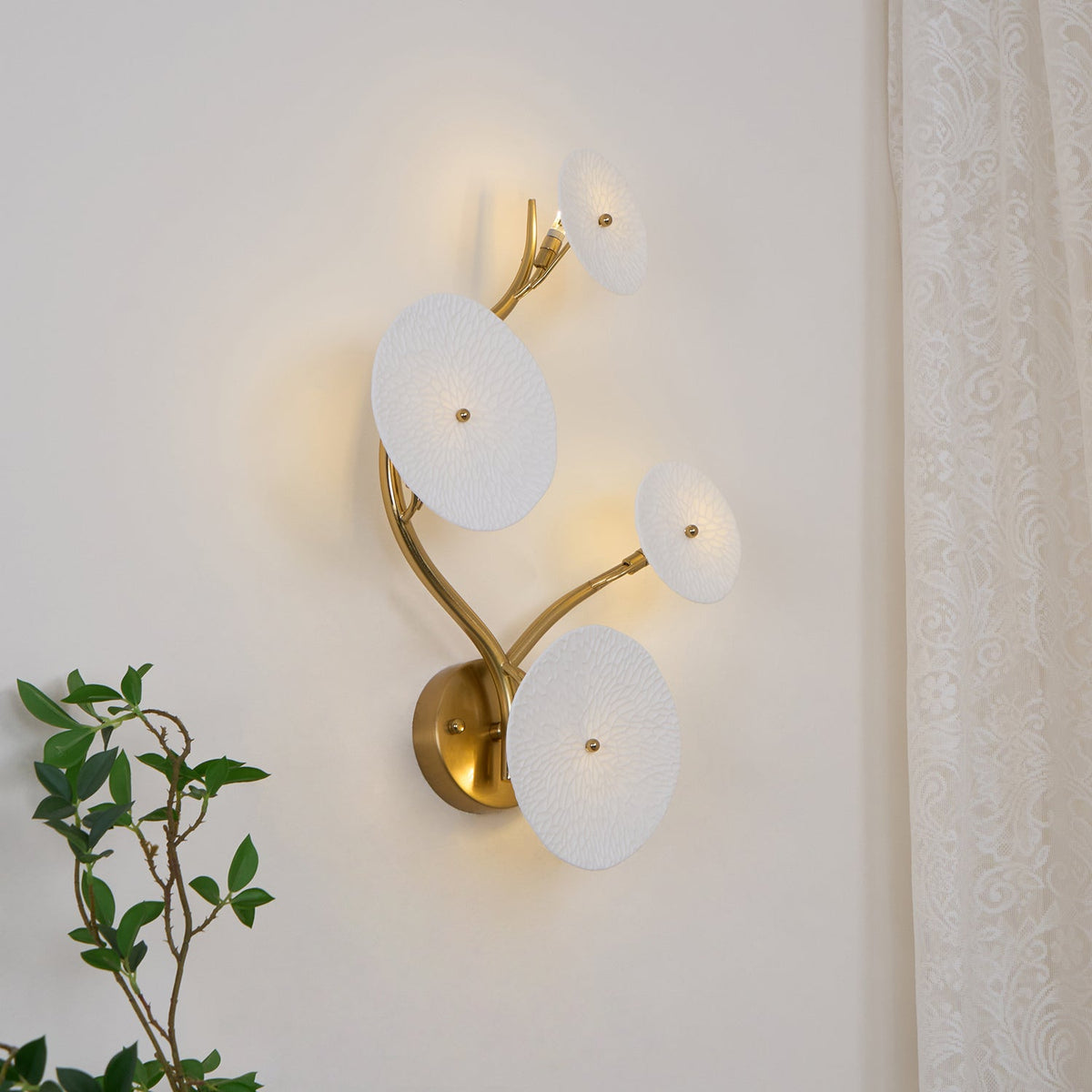 Ceramic Lotus Flower Wall Light with Gold Frame – Cascading Light Effect for Stylish Illumination | Sansoti