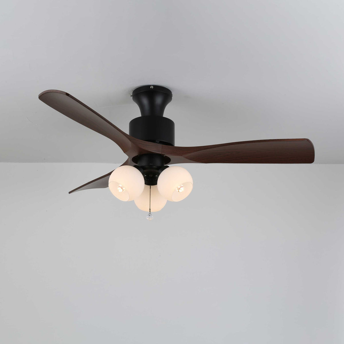 Vintage Deckenventilator mit Beleuchtung — Glasschirm & Fernbedienung | Sansoti