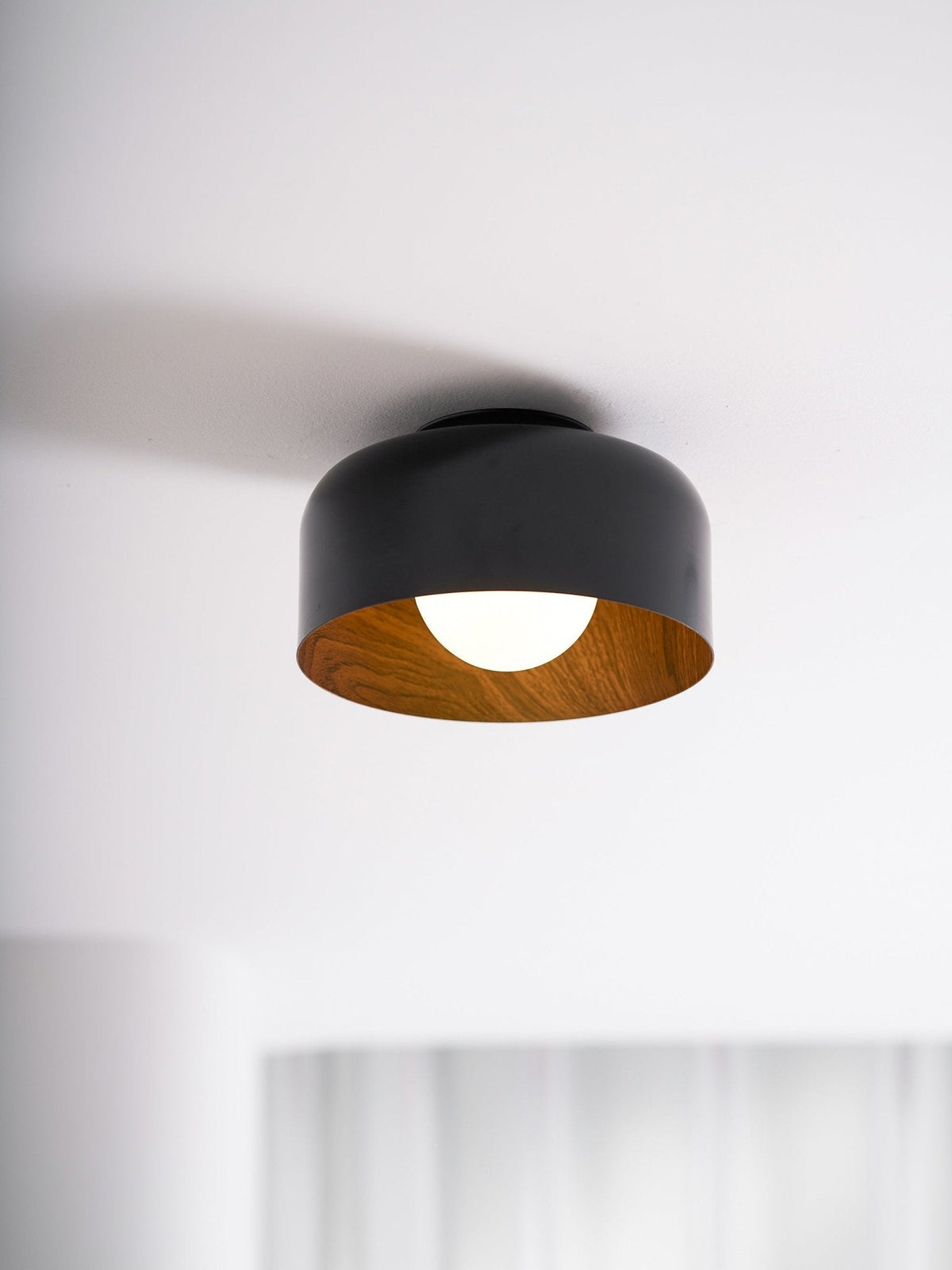 Ronde Plafondlamp met Houtnerf Interieur Glazen Bol ∅22 cm voor Hal Keuken Slaapkamer Wandmontage G9 Fitting | Sansoti