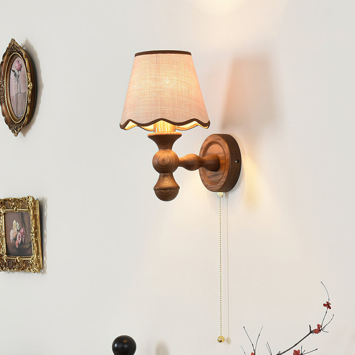 Wall Lamp with Wavy Fabric Shade – Walnut and Beige Vintage Wall Lighting for Bedroom and Hallway | Sansoti