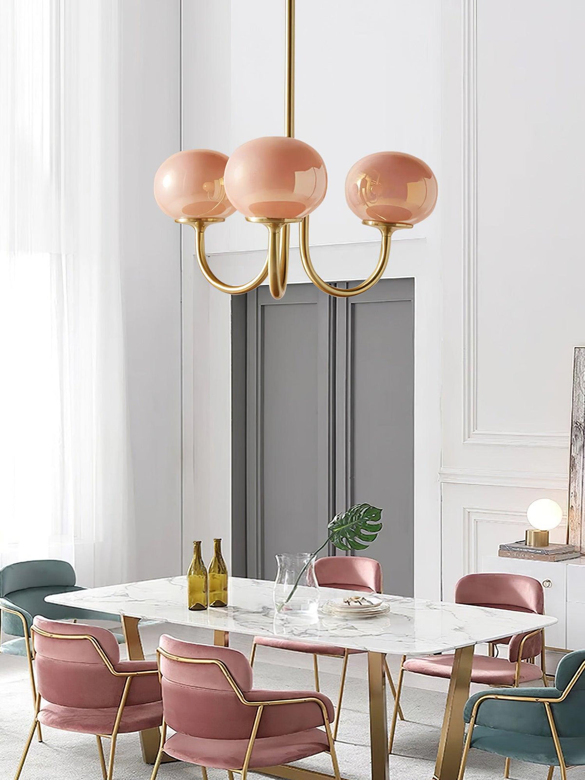 Glas Kronleuchter mit rosa, weißen oder cremefarbenen Kugeln und goldenem oder chromfarbenem Gestell, moderner Design-Kronleuchter mit 3 oder 5 Lichtpunkten für Wohnzimmer und Esszimmer | Sansoti
