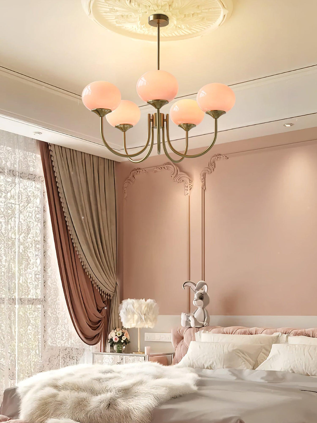 Glas Kronleuchter mit rosa, weißen oder cremefarbenen Kugeln und goldenem oder chromfarbenem Gestell, moderner Design-Kronleuchter mit 3 oder 5 Lichtpunkten für Wohnzimmer und Esszimmer | Sansoti
