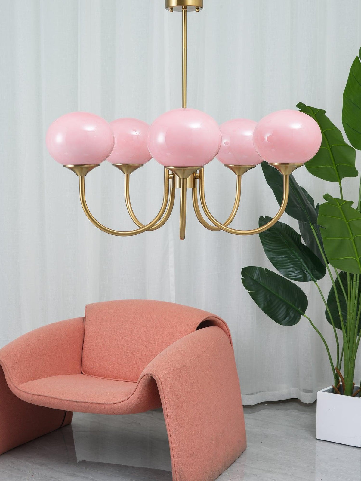 Glas Kronleuchter mit rosa, weißen oder cremefarbenen Kugeln und goldenem oder chromfarbenem Gestell, moderner Design-Kronleuchter mit 3 oder 5 Lichtpunkten für Wohnzimmer und Esszimmer | Sansoti