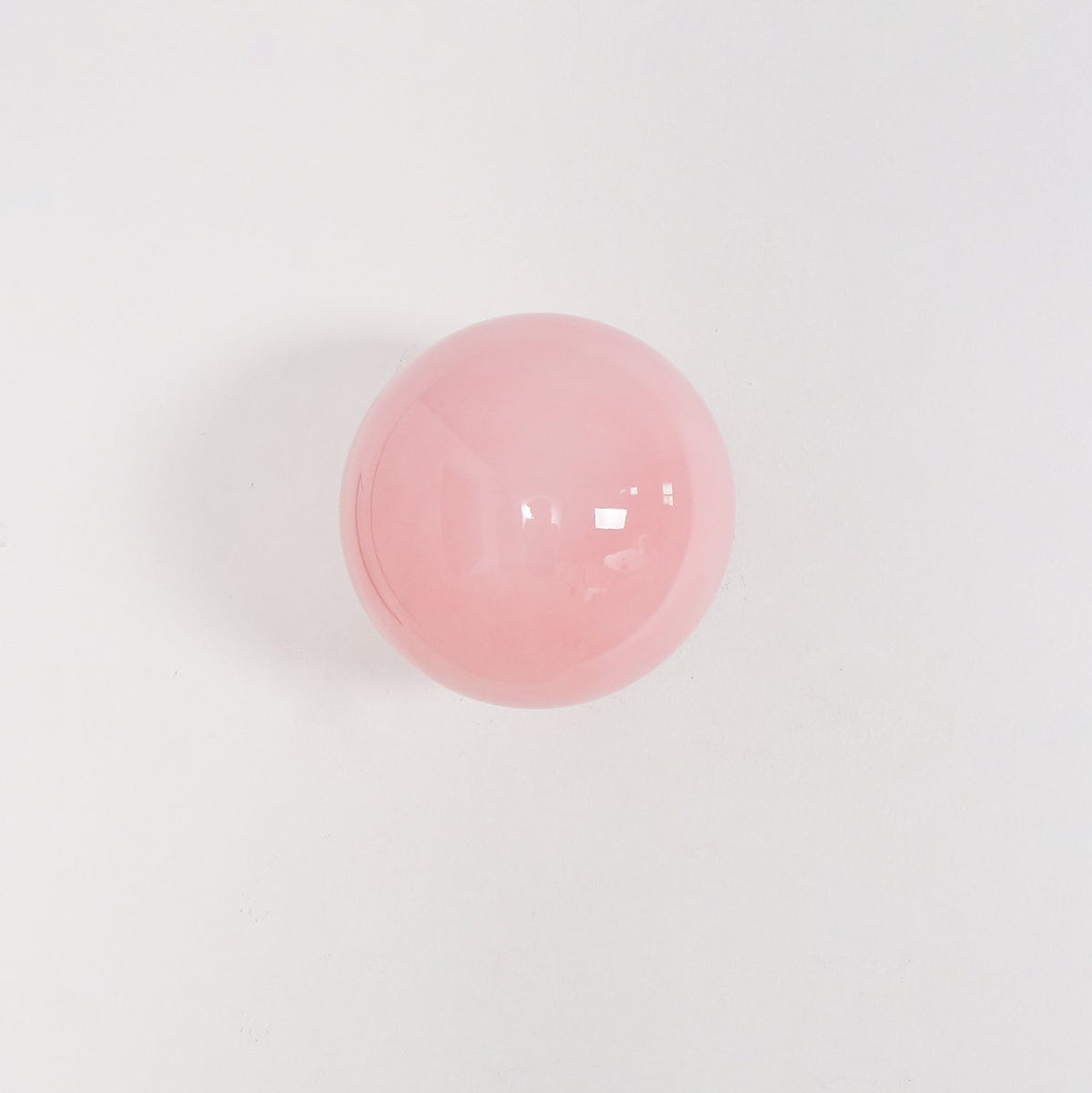 Glass wall lamp with colored diffuser – Dimmable wall & ceiling convertible fixture | Sansoti