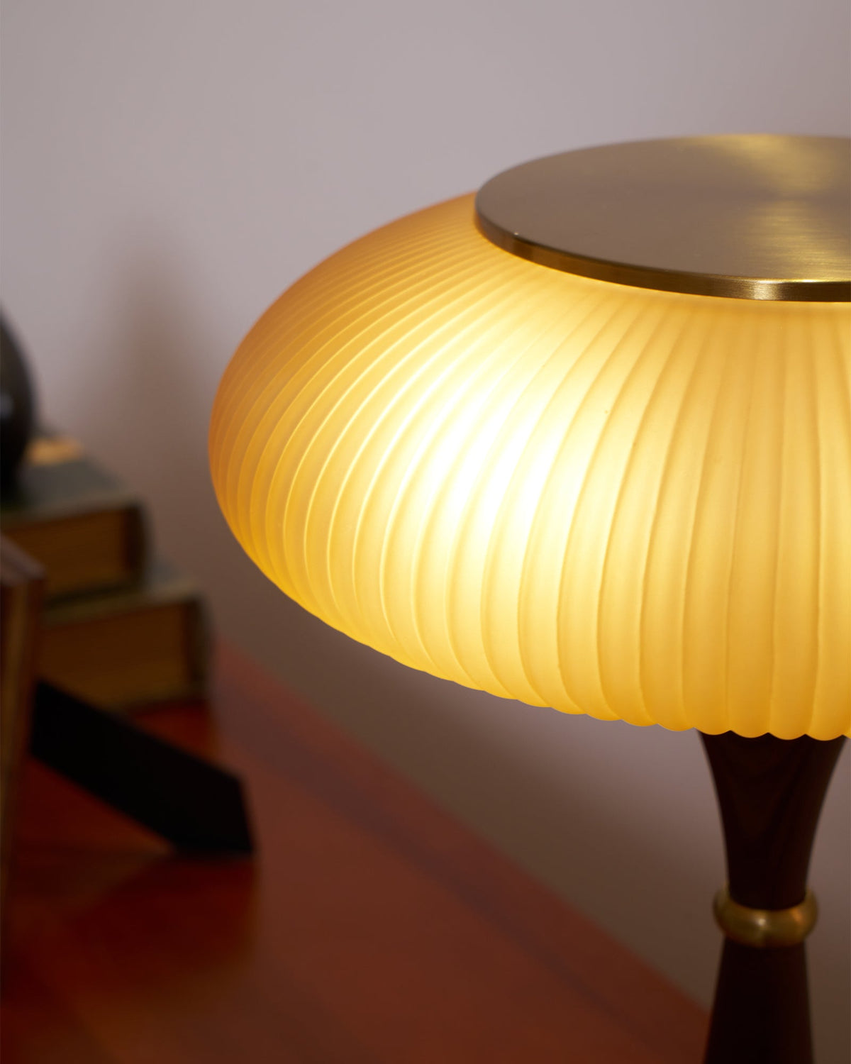 Table Lamp with Mushroom Shade – Vintage Design Lighting for Desks and Nightstands | Sansoti