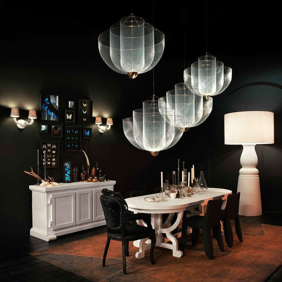 Lustre géométrique en métal avec LED intégrée et accents en laiton – Lampe design à trois couches | Sansoti
