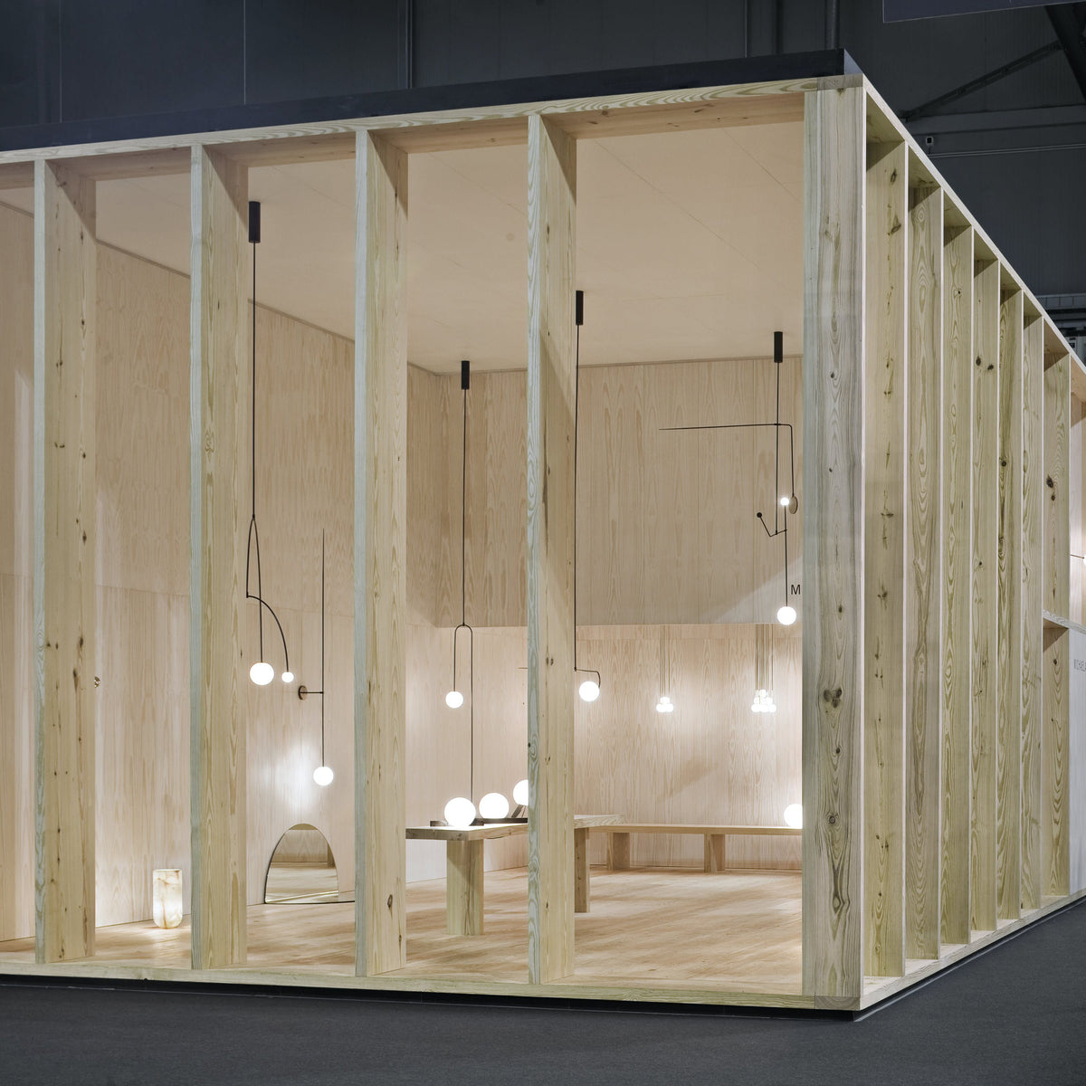 Mobile Deckenleuchte mit Glaskugeln – modernes Design in Messing oder Schwarz – 9 Konfigurationen – G9- und G4-Fassung | Sansoti