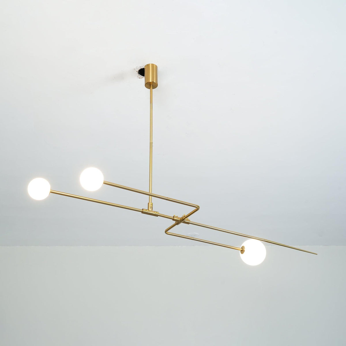 Mobile Deckenleuchte mit Glaskugeln – modernes Design in Messing oder Schwarz – 9 Konfigurationen – G9- und G4-Fassung | Sansoti