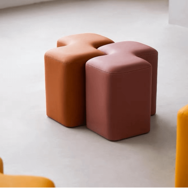 Designerska pufa bouclé do przedpokoju, geometryczna, nowoczesna, biała, beżowa, szara, zielona, skórzana, czarna lub pomarańczowa, jedno-, dwu- lub trzyosobowa | Sansoti