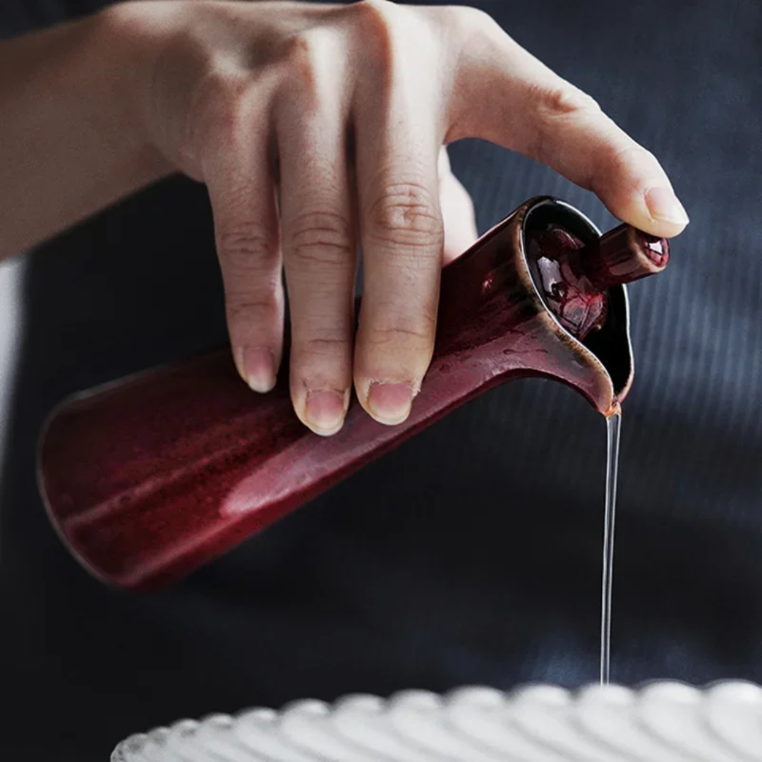 Keramischer Ölspender mit Glanzlack 120ml – Eleganter Ausgießer für Olivenöl und Essig auf dem Küchentisch | Sansoti