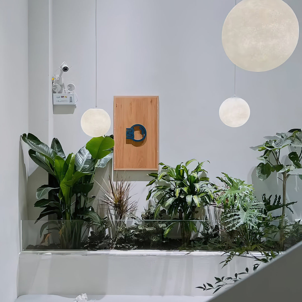 Suspension Lune – Texture Réaliste – 8 Tailles Disponibles – Boule de Lune Romantique pour Chambre Salle à Manger Chambre d’Enfant – Lumière Chaude Dimmable – Adaptateur Plafond Incliné Inclus | Sansoti