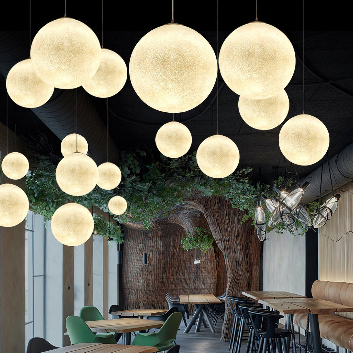Suspension Lune – Texture Réaliste – 8 Tailles Disponibles – Boule de Lune Romantique pour Chambre Salle à Manger Chambre d’Enfant – Lumière Chaude Dimmable – Adaptateur Plafond Incliné Inclus | Sansoti