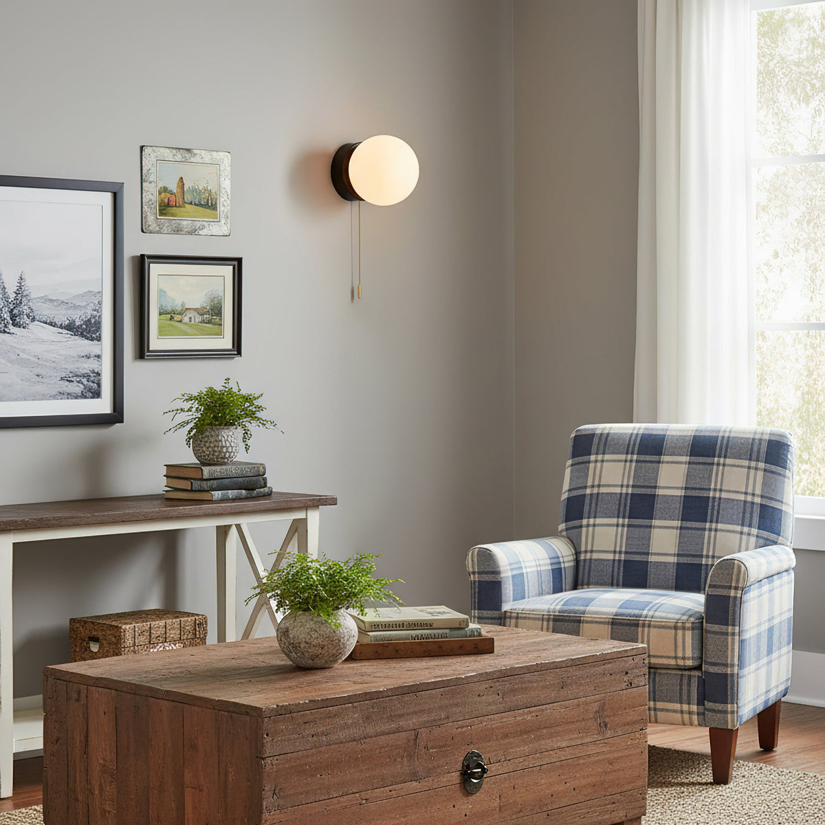 Applique murale en verre design scandinave avec abat-jour sphérique en verre blanc douille G9 compact & moderne ambiance pour chambre couloir | Sansoti