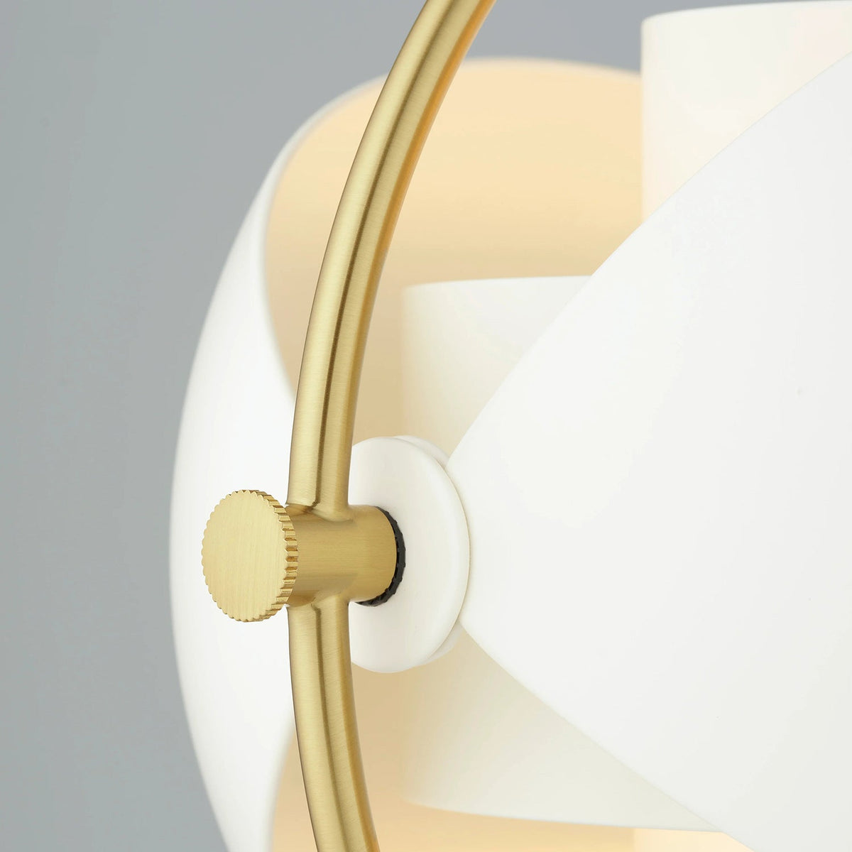 Portable Table Lamp with Integrated LED and USB Rechargeable Battery – Dimmable 330 Lumens 3000K Modern Design | Sansoti