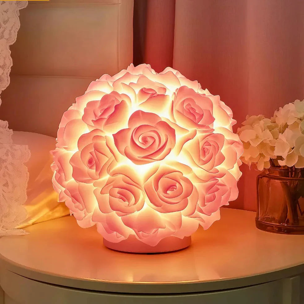 Dekorative Rosenbeleuchtung mit warmem LED-Leuchten – Künstliche Blumen Tischlampe für stimmungsvolle Wohnräume | Sansoti