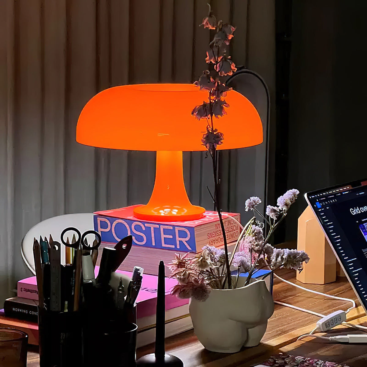 Mushroom-Shaped Table Lamp with 4 Light Sources and Dimmed Retro Atmosphere | Sansoti