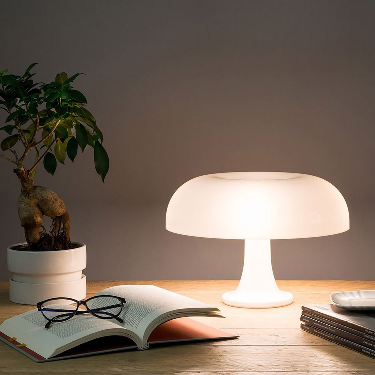 Mushroom-Shaped Table Lamp with 4 Light Sources and Dimmed Retro Atmosphere | Sansoti