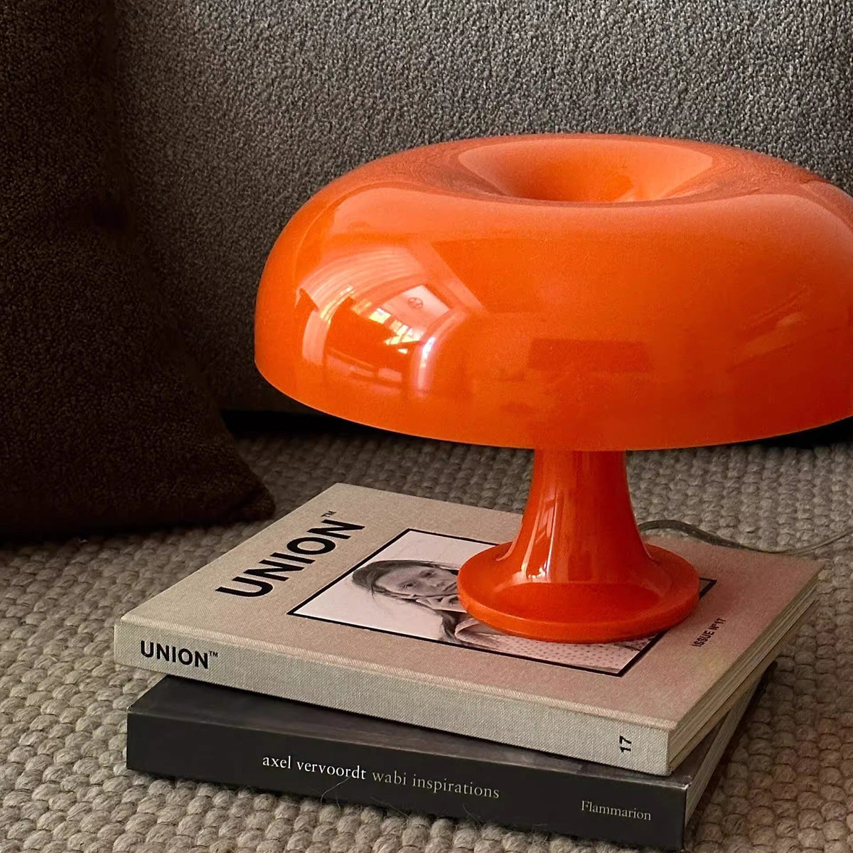 Mushroom-Shaped Table Lamp with 4 Light Sources and Dimmed Retro Atmosphere | Sansoti