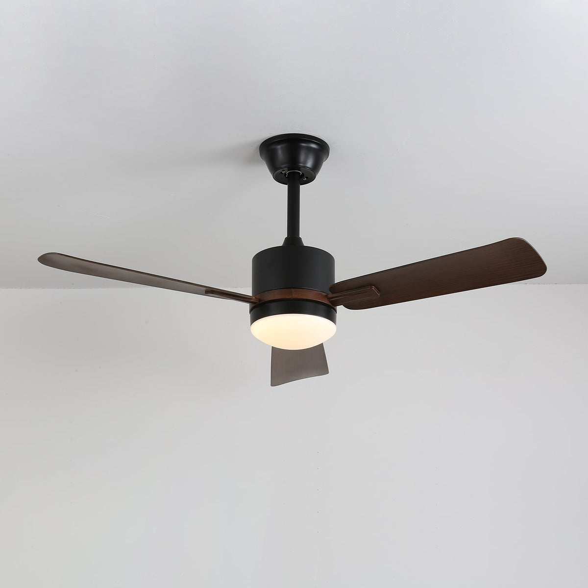Moderner Deckenventilator mit Beleuchtung — Holz & LED — Fernbedienung | Sansoti