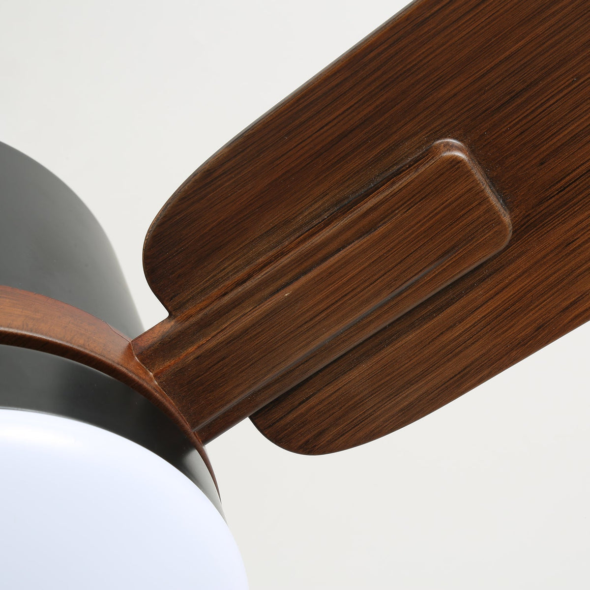 Moderner Deckenventilator mit Beleuchtung — Holz & LED — Fernbedienung | Sansoti