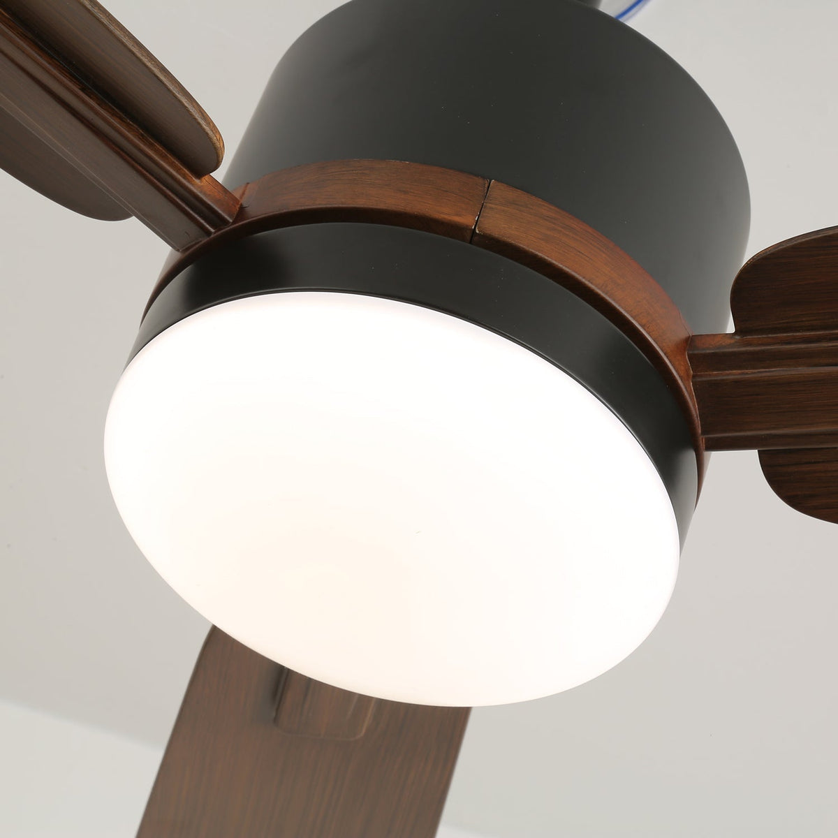 Moderner Deckenventilator mit Beleuchtung — Holz & LED — Fernbedienung | Sansoti