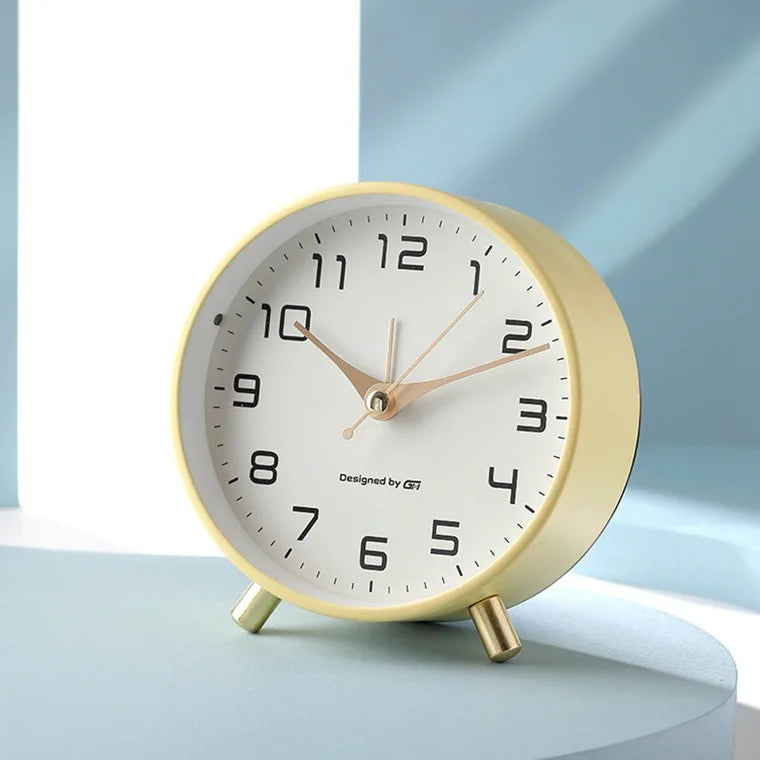 Scandinavische tafelklok, stil uurwerk, metaal en glas, voor slaapkamer en woonkamer, modern | Sansoti