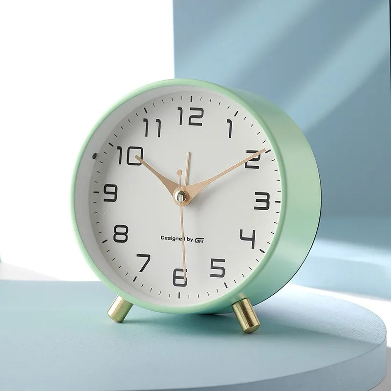 Scandinavische tafelklok, stil uurwerk, metaal en glas, voor slaapkamer en woonkamer, modern | Sansoti