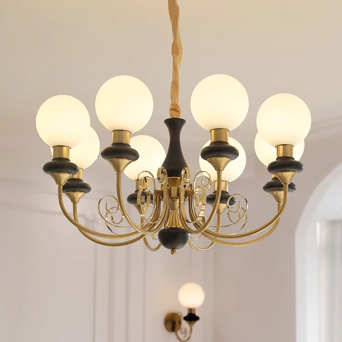 Kronleuchter mit Grünen Glasschirmen und Gold- oder Schwarzer Ausführung – Luxuriöse Hängeleuchte mit 3, 5 oder 8 Lichtpunkten | Sansoti