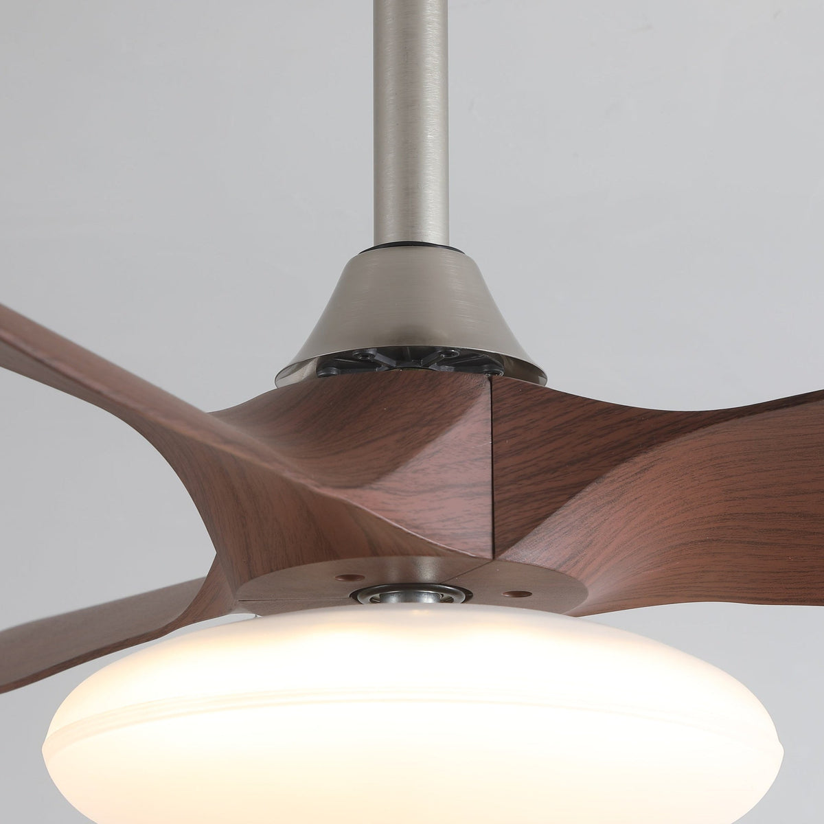 Sylvara Deckenventilator mit Beleuchtung – 80 cm – 6 Stufen – Modernes Design | Sansoti