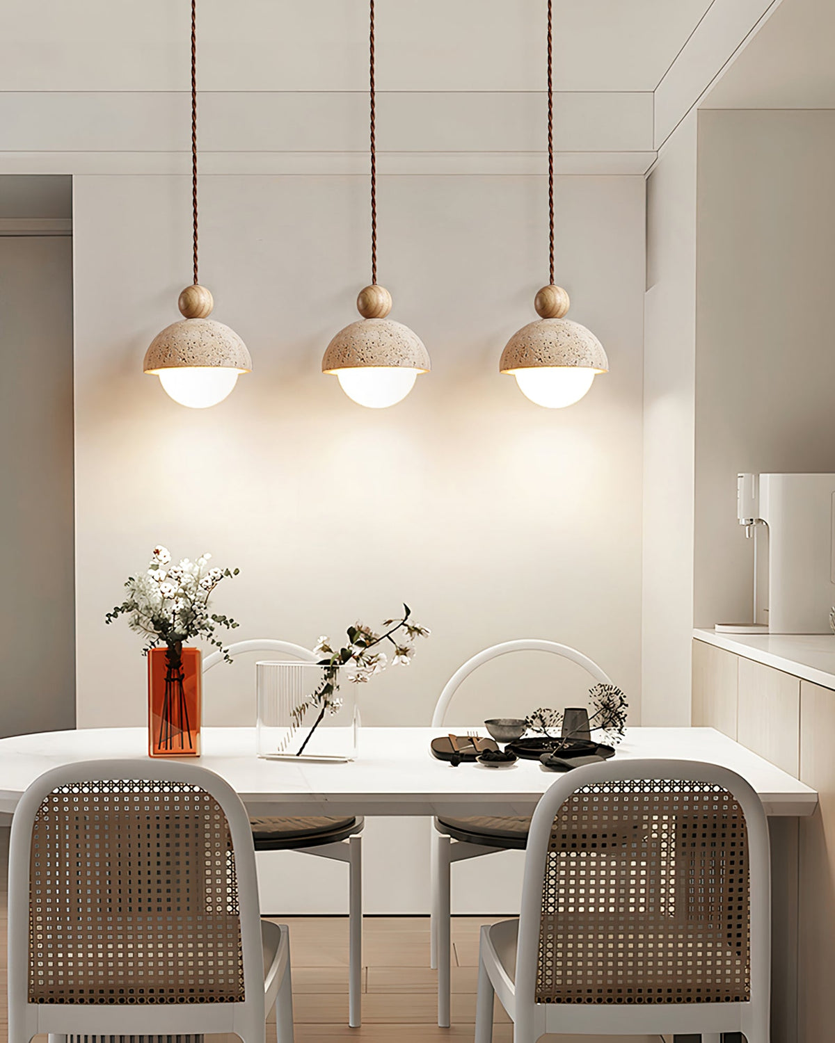 Design Hanglamp van Travertin en Glas – Moderne Verlichting met Warm Licht | Sansoti