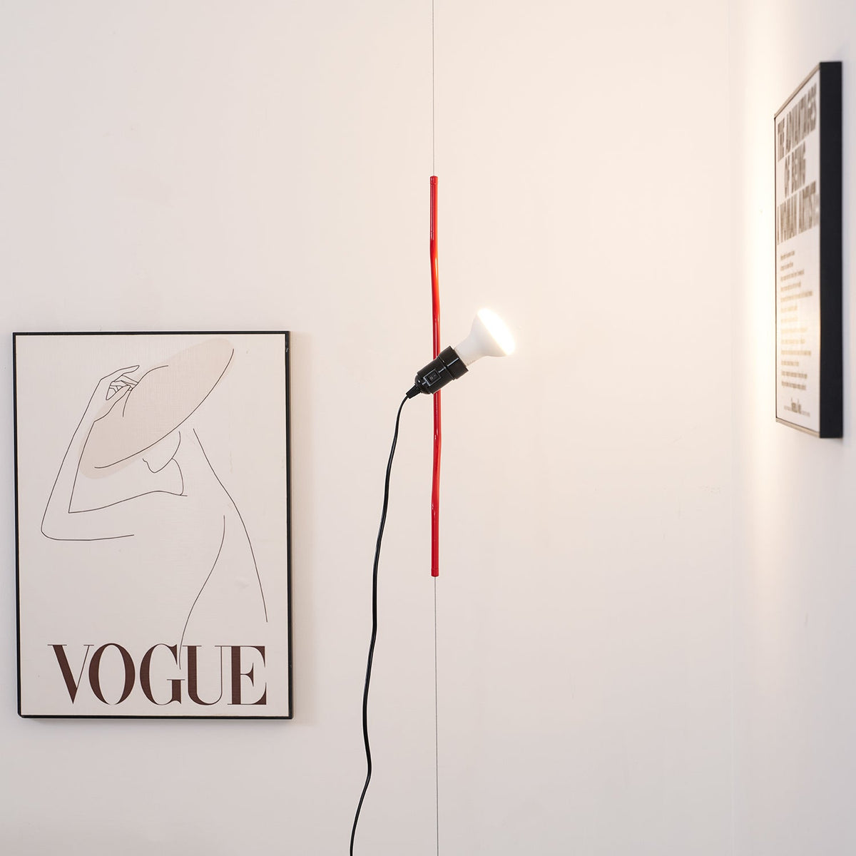 Suspension réglable en hauteur avec abat-jour tubulaire en métal – Noir/Blanc/Rouge | Sansoti