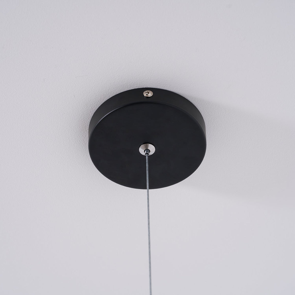 Suspension réglable en hauteur avec abat-jour tubulaire en métal – Noir/Blanc/Rouge | Sansoti