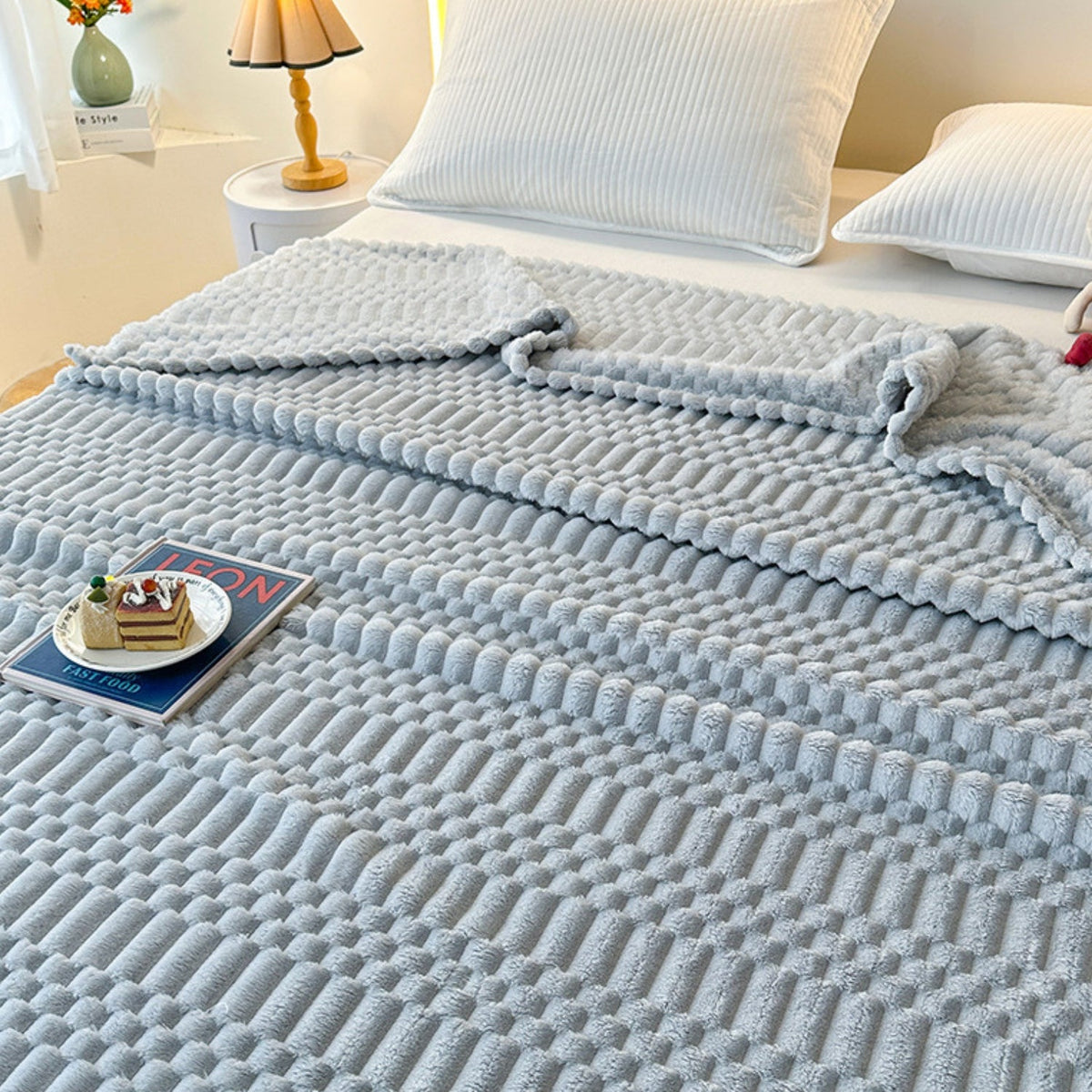 Geribbelde Fleeceplaid met Steentjesstructuur - Zachte Decoratieve Deken voor Slaapkamer en Woonkamer Styling | Sansoti