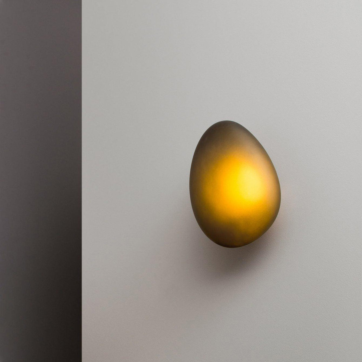 Glass Wall Light with Hand-Blown Bubble Glass – Sculptural Lighting, Scandinavian Design – Available in 4 Unique Models & 4 Colors | Sansoti