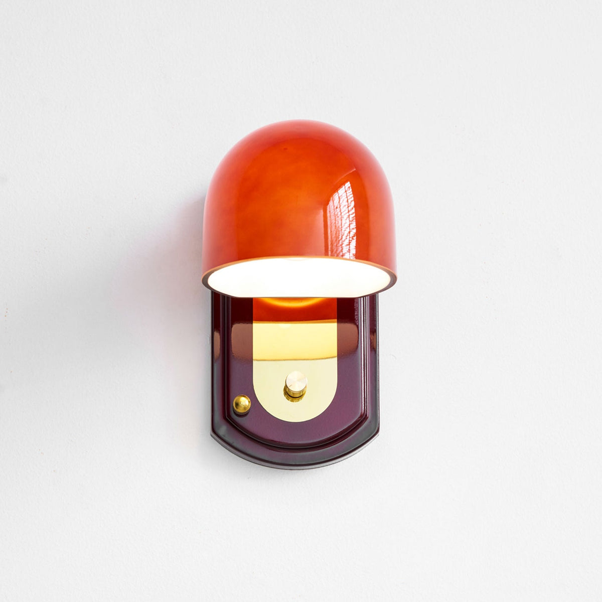 Vintage Wandleuchte mit rotem Glasschirm — Stimmungsvolle Retro-Beleuchtung für Wohnzimmer & Esszimmer | Sansoti