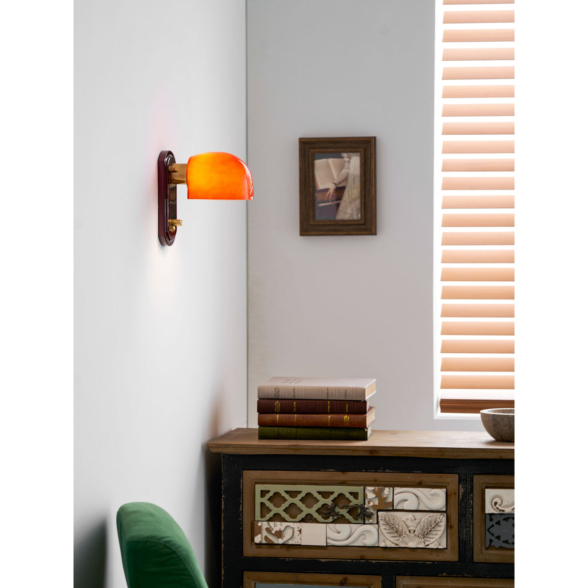 Vintage Wandleuchte mit rotem Glasschirm — Stimmungsvolle Retro-Beleuchtung für Wohnzimmer & Esszimmer | Sansoti