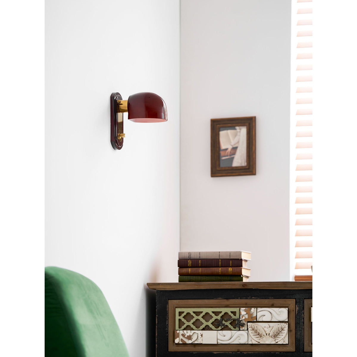 Vintage Wandleuchte mit rotem Glasschirm — Stimmungsvolle Retro-Beleuchtung für Wohnzimmer & Esszimmer | Sansoti