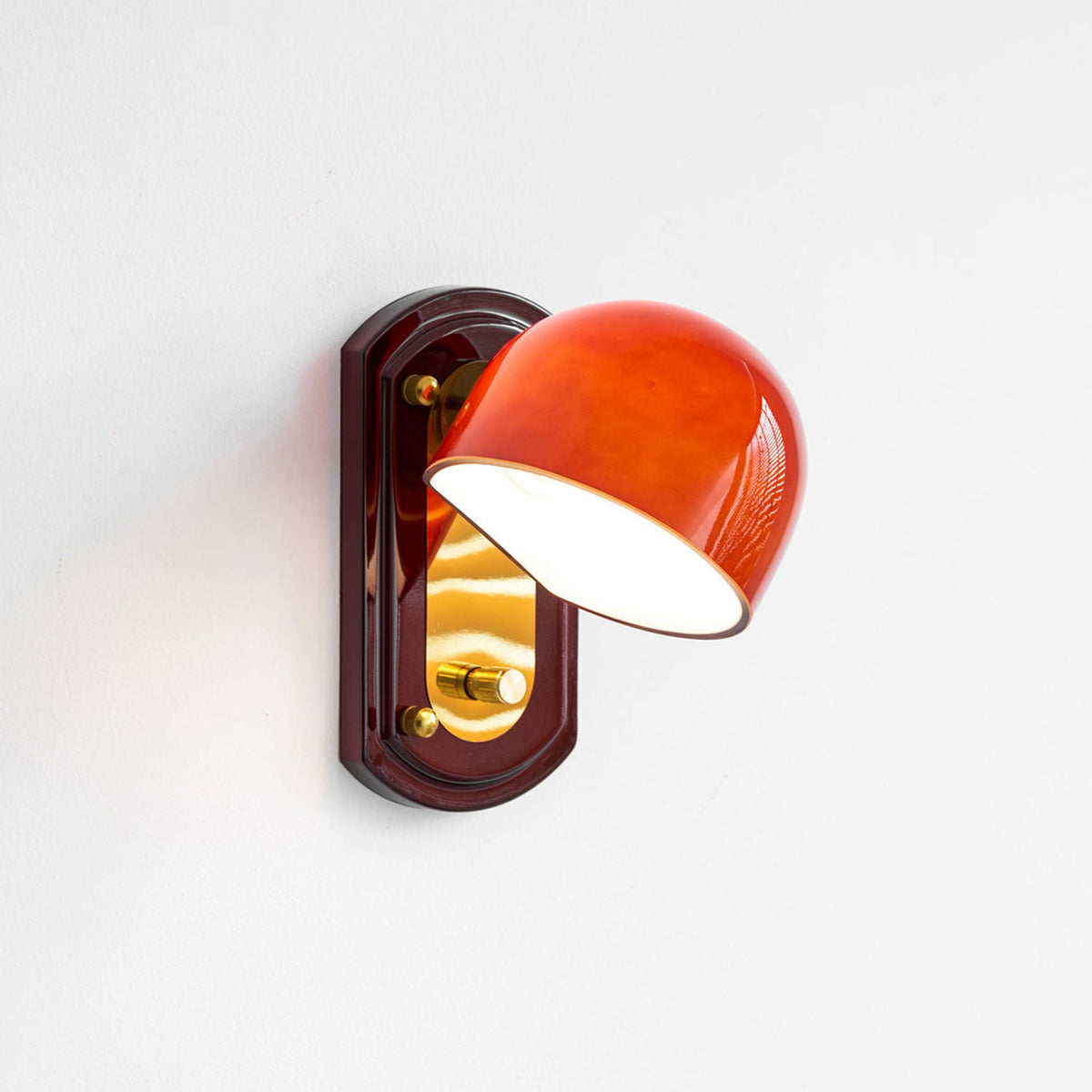 Vintage Wandleuchte mit rotem Glasschirm — Stimmungsvolle Retro-Beleuchtung für Wohnzimmer & Esszimmer | Sansoti
