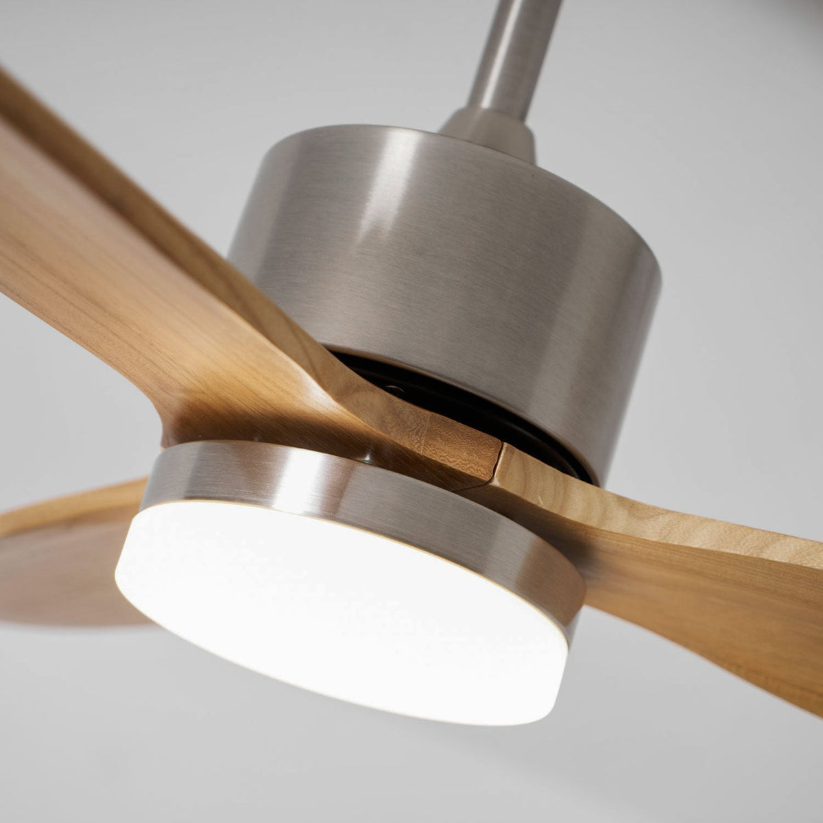 Deckenventilator mit integrierter LED-Beleuchtung – Dimmbar & Verstellbar – Leise & Energiesparend | Sansoti