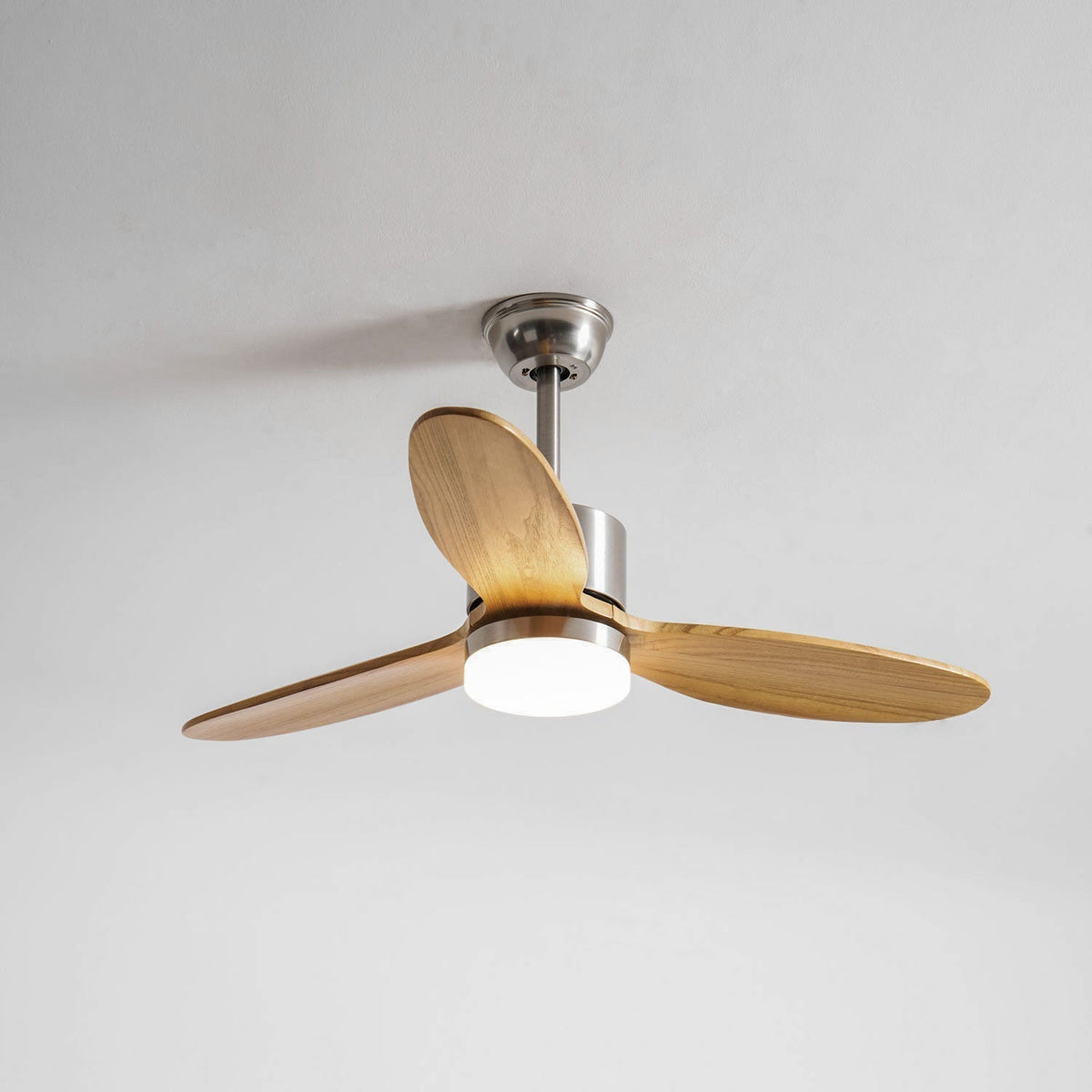 Deckenventilator mit integrierter LED-Beleuchtung – Dimmbar & Verstellbar – Leise & Energiesparend | Sansoti
