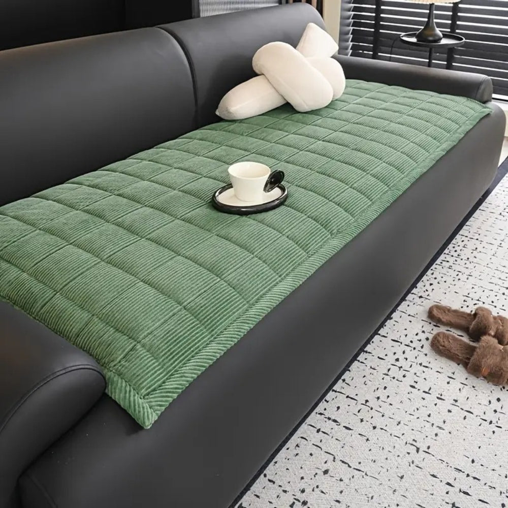 Polsterbezug für Sofa mit gesteppter Textur Rutschfester Möbelschutz für modernes Wohnzimmer Interieur | Sansoti