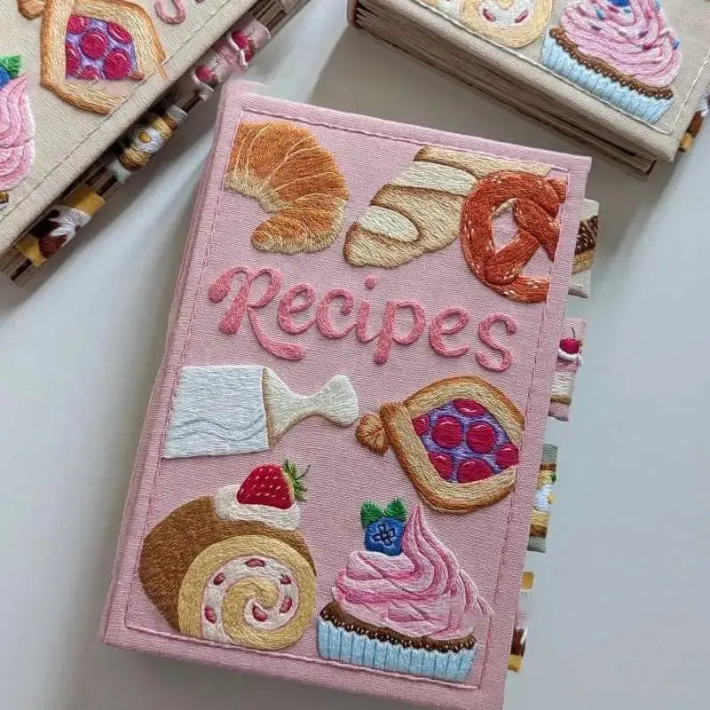 Livre de recettes fait main avec couverture brodée et pages résistantes aux éclaboussures | Sansoti