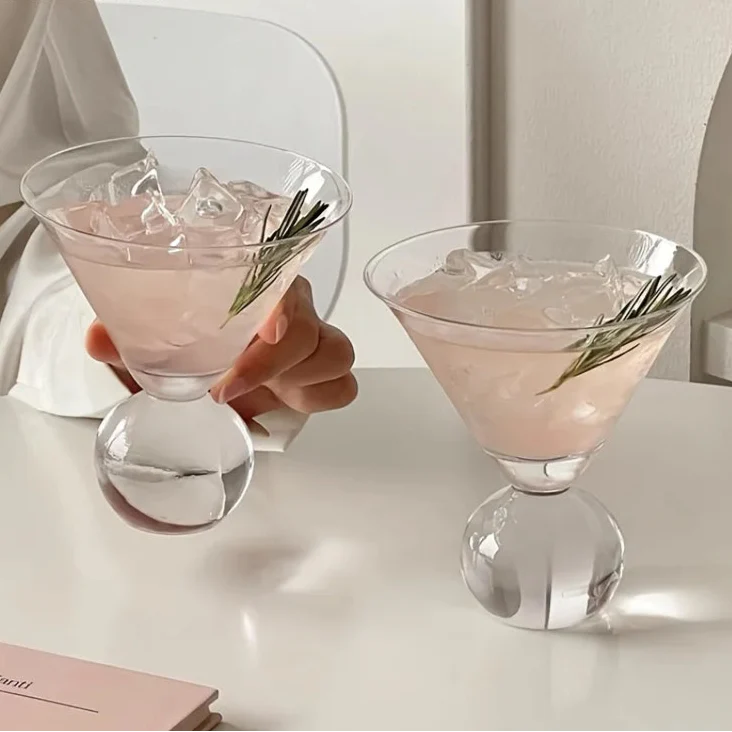Crystal Globe Martini Glass – Elegant Cocktail Glass with Globe Shape for Martini – Hand-Cut Glass Structure | Sansoti
